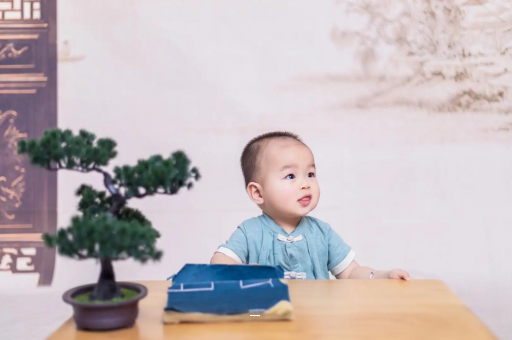 乐平宝宝摔到头第五天吐了 乐平宝宝摔到头第五天吐了